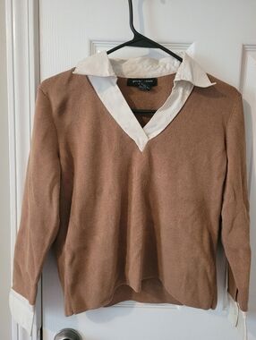Cotton Brown V‑Neck Sweater with White Collar
